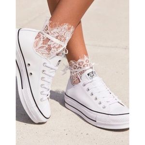 Pretty Lace Ankle Socks (Ivory/White)